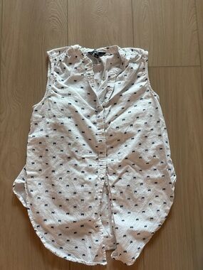GNW White Sleeveless Button-Front Top with Navy Micro Print